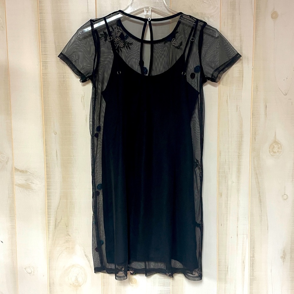 Hollister Black Sheer Floral Embroidered Overlay Sheath Dress Sz XS - Picture 2 of 7